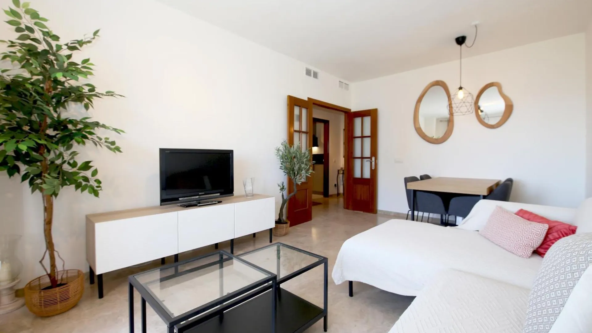 Estepona Port Apartment Sunny 0*,  إسبانيا