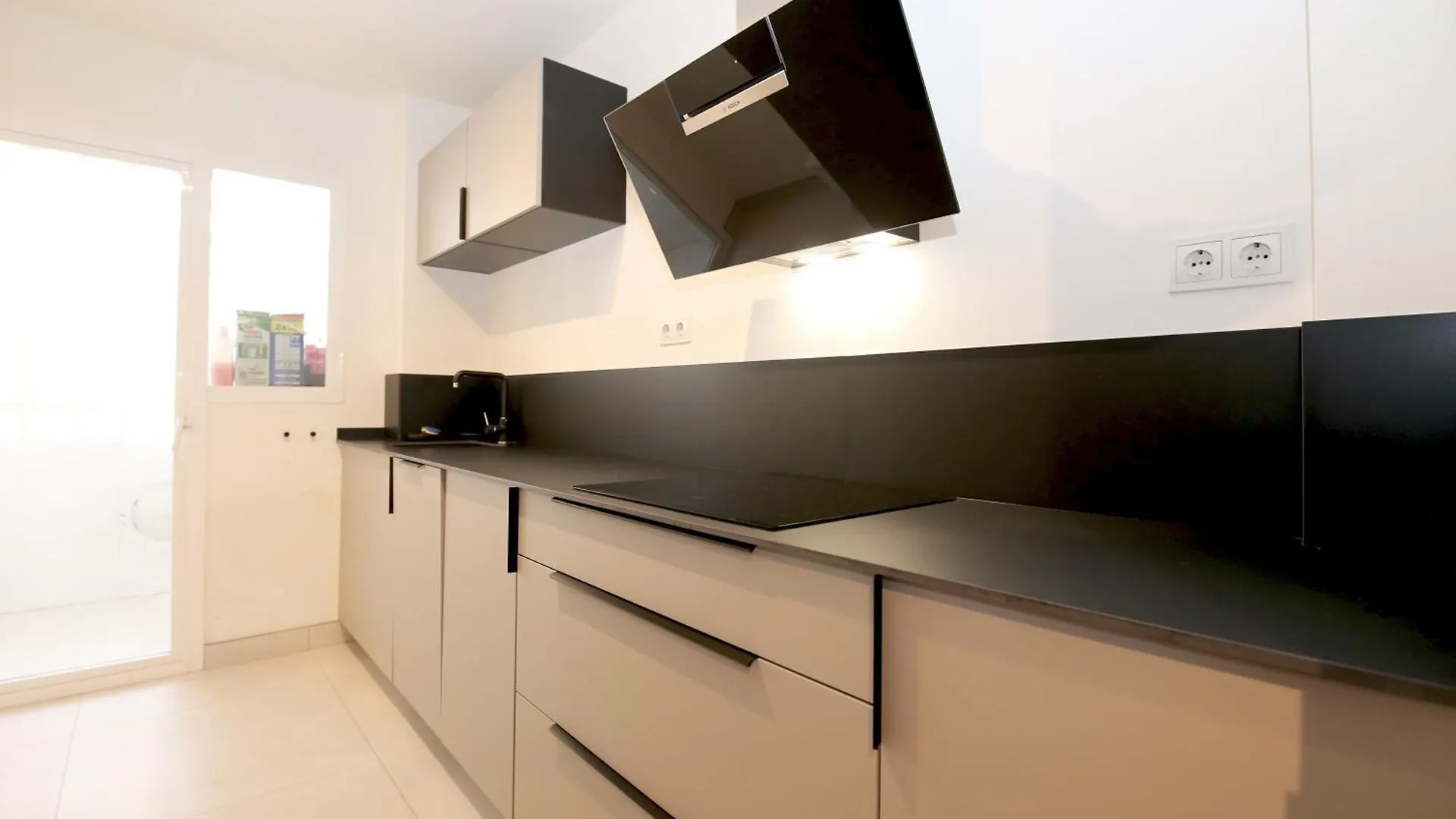 Estepona Port Apartment Sunny