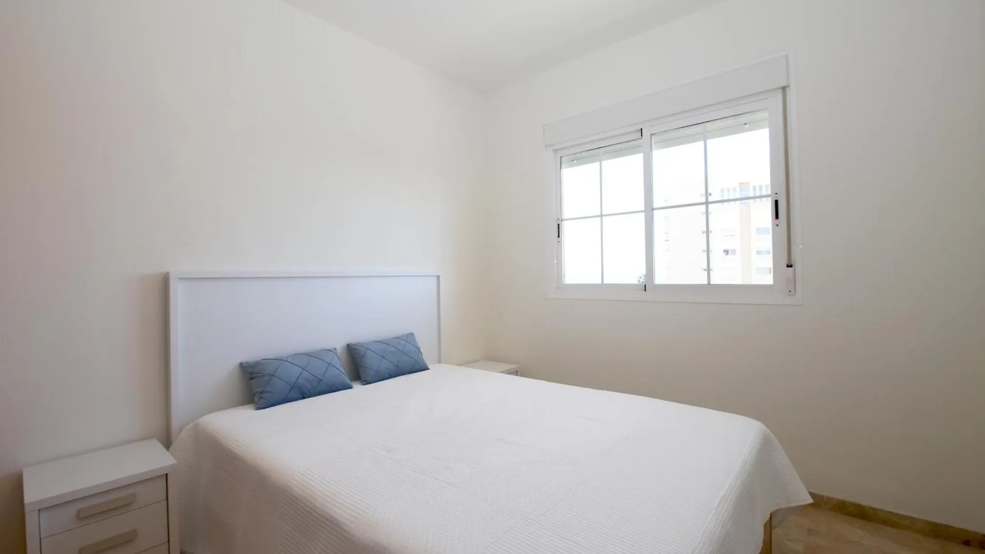 Estepona Port Apartment Sunny إسبانيا