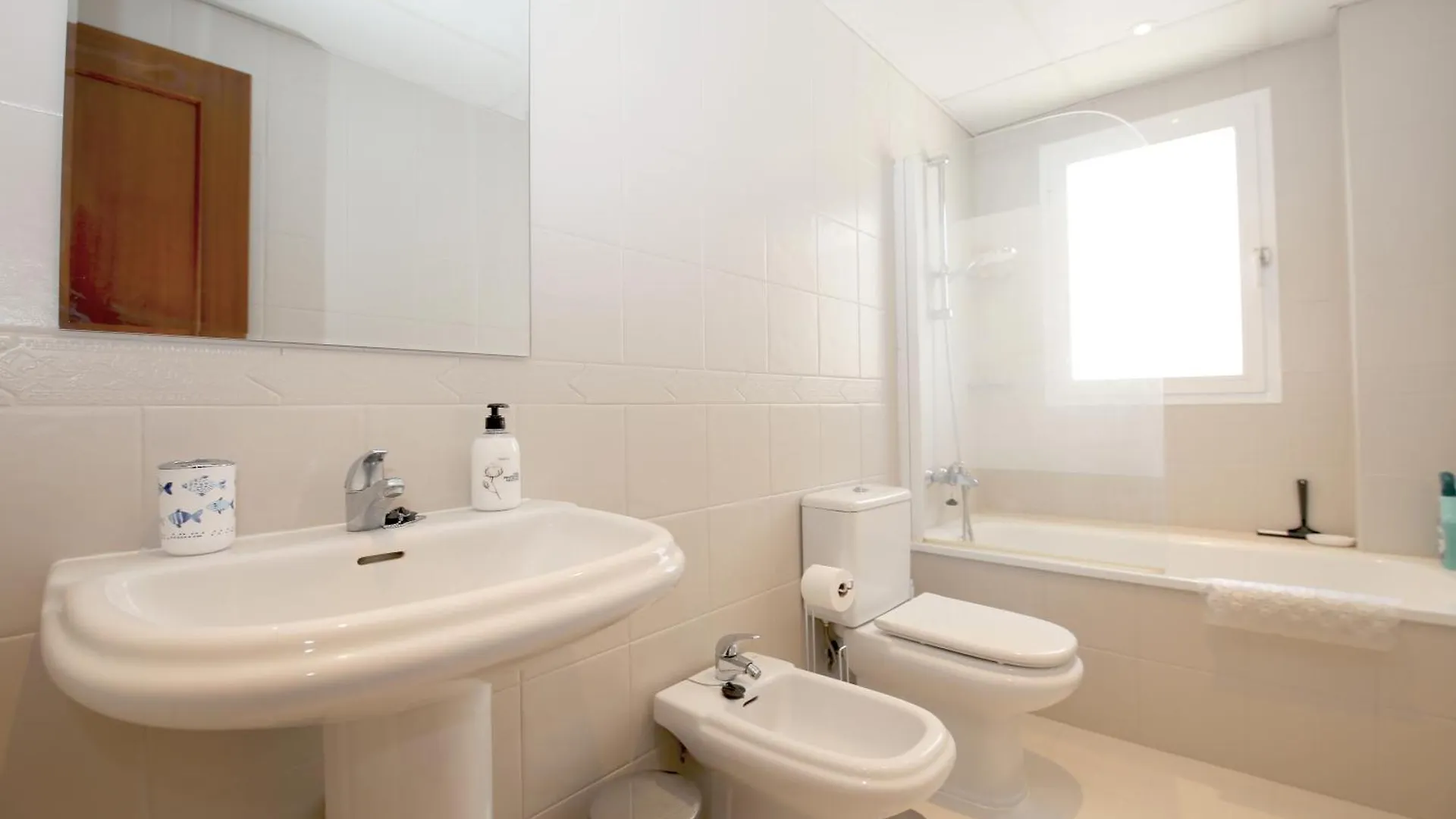 Estepona Port Apartment Sunny 0*,  إسبانيا