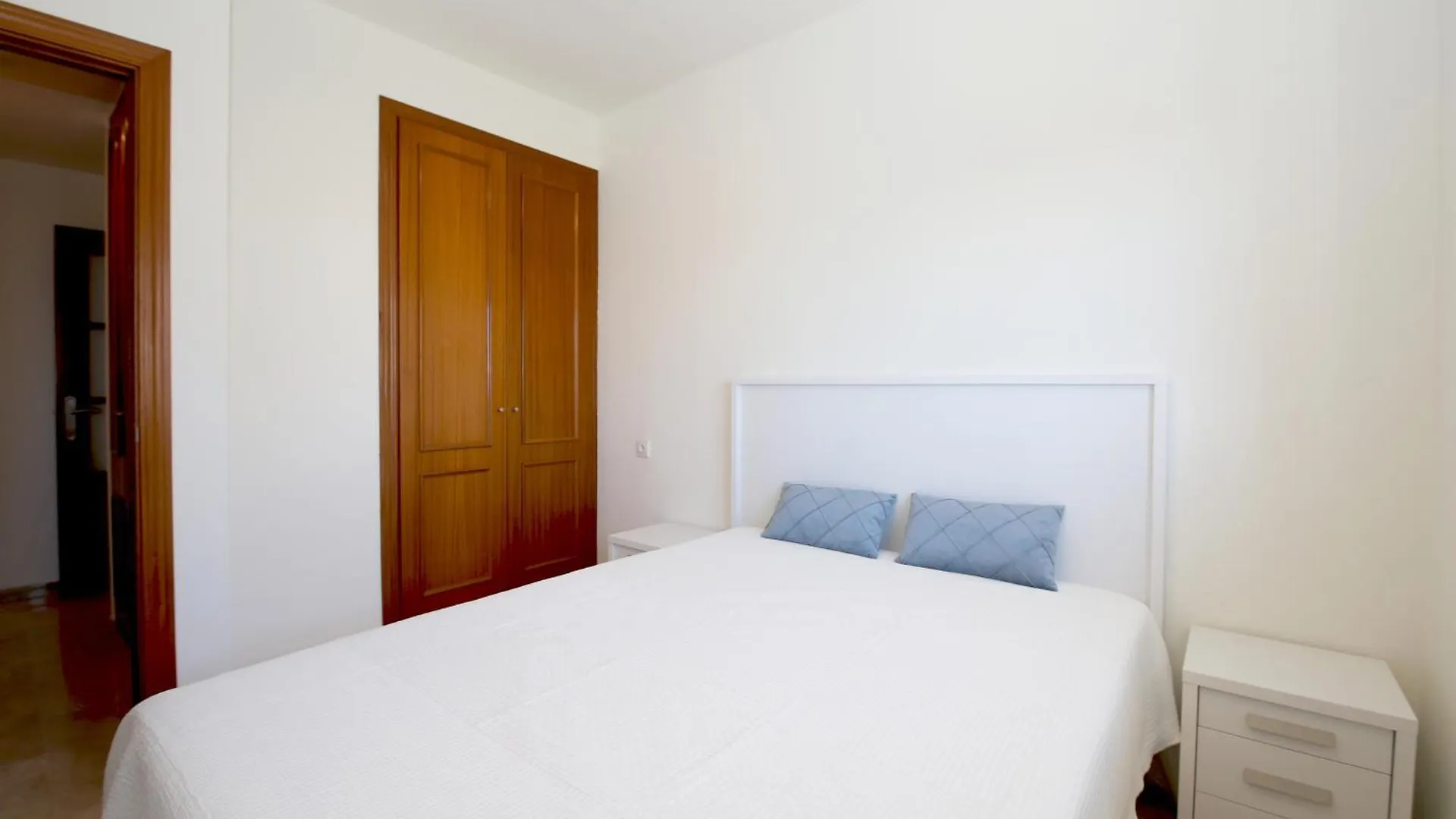 Estepona Port Apartment Sunny