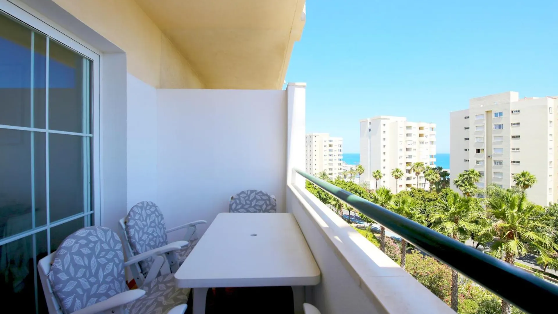 Estepona Port Apartment Sunny إسبانيا