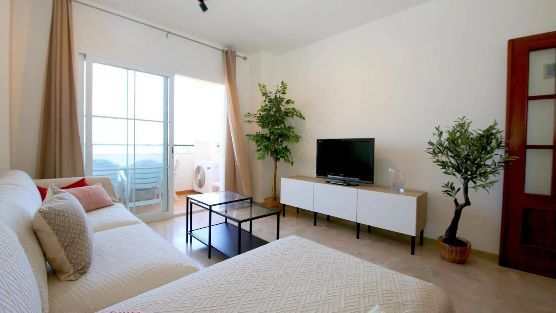 Estepona Port Apartment Sunny スペイン