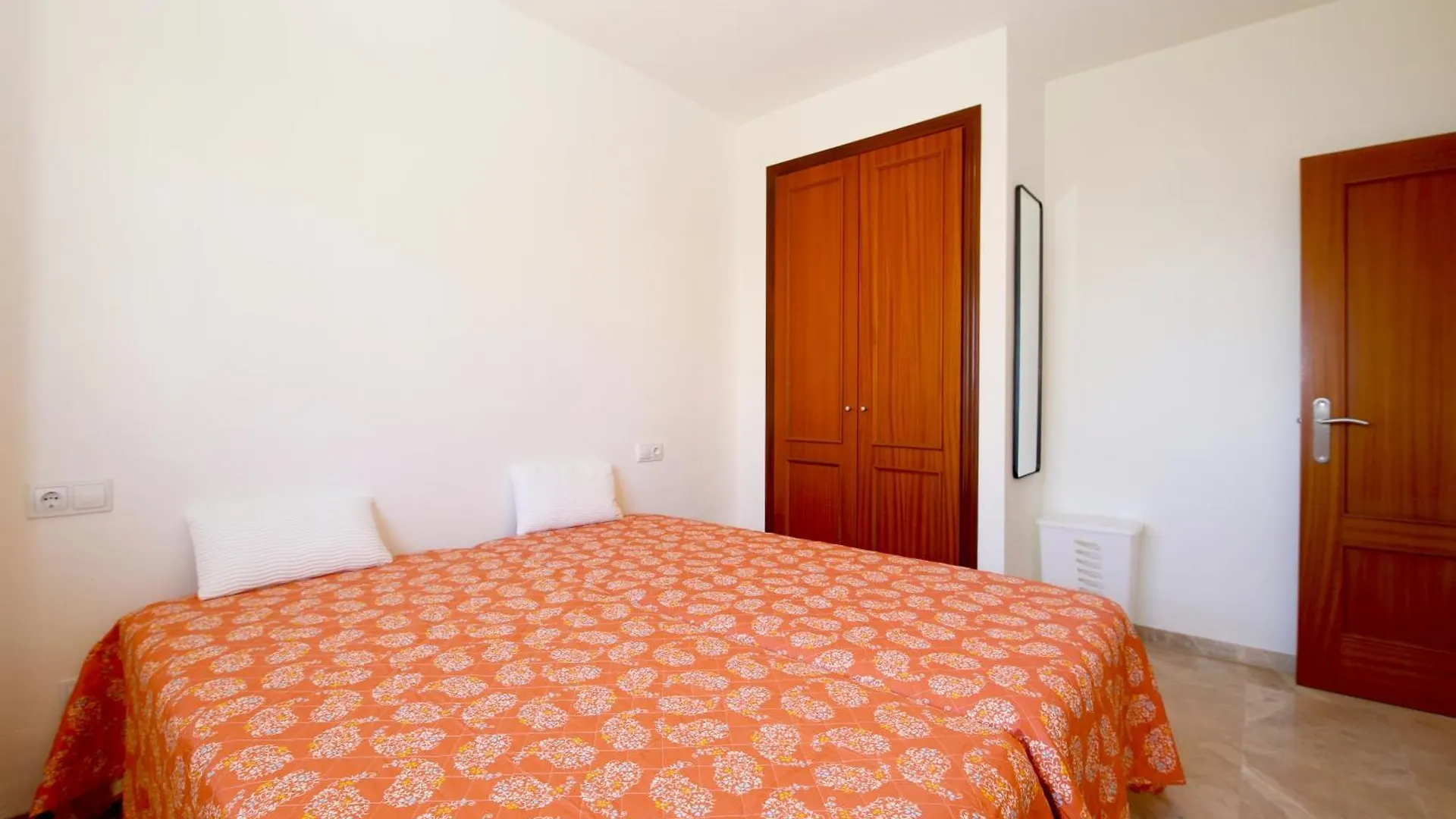 Estepona Port Apartment Sunny 0*,  スペイン